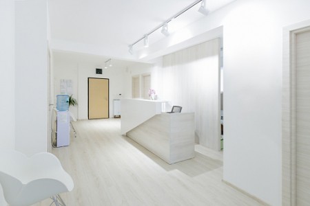 Salle d'attente, accueil, peinture blanche mate ZOLPAN professionnelle pour le secteur tertiaire