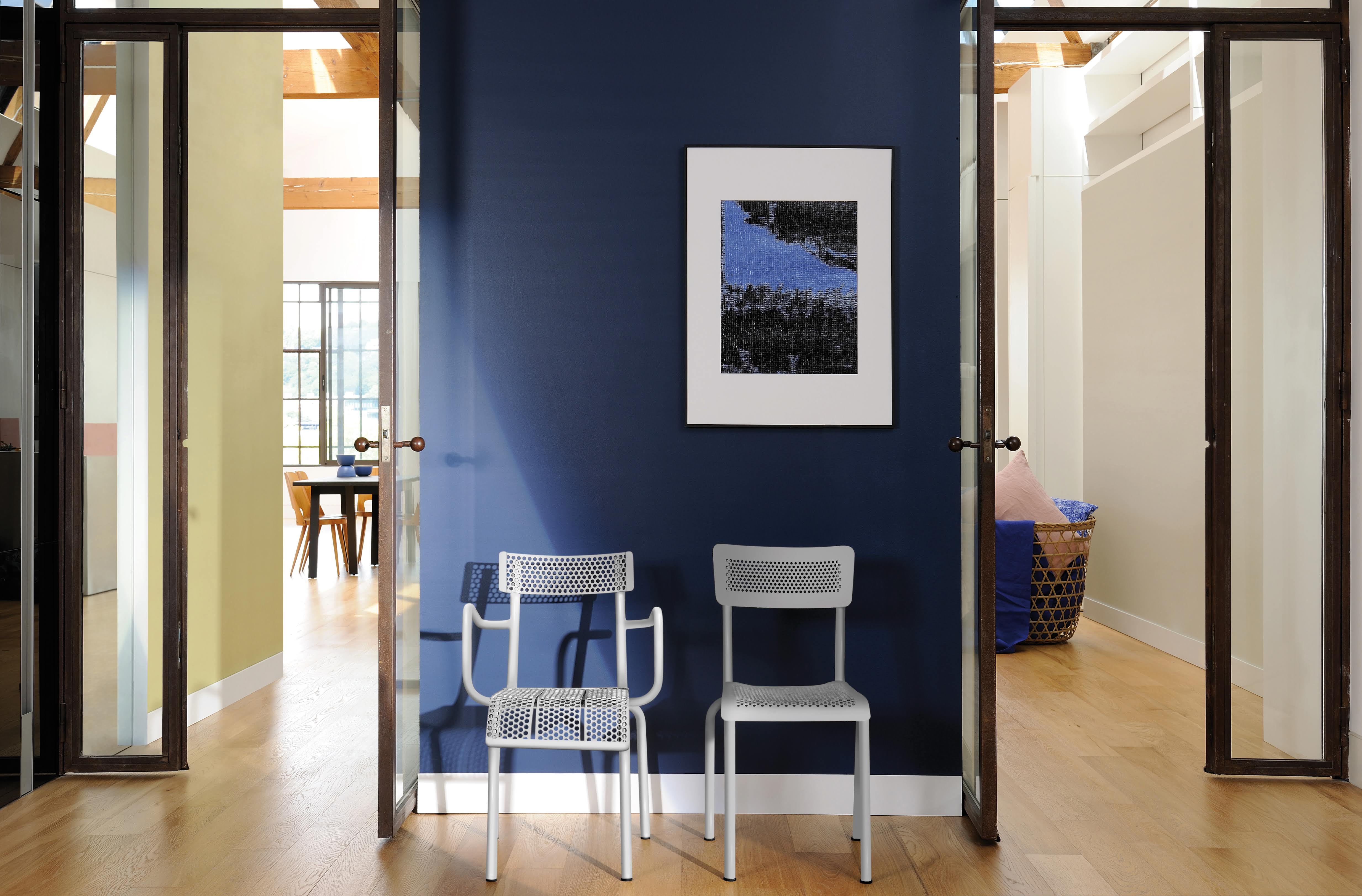 Entrée réalisée avec de la peinture intérieure dans les tons pastels de verts et de bleus